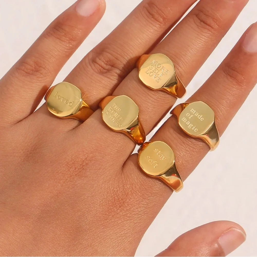 NEW 18K GOLD ENGRAVED LETTERS SQUARE RING, CUTE RING, SHINY RING. - Picture 2 of 5